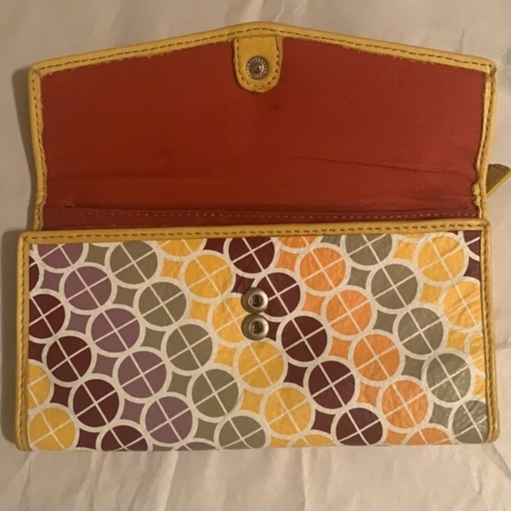 𝅺Fossil multicolor geometric pattern wallet - Picture 4 of 9